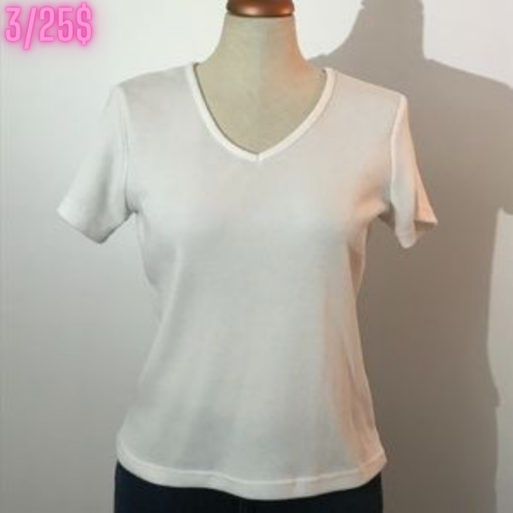 Reitmans - White V Neck T-shirt -  3/25$